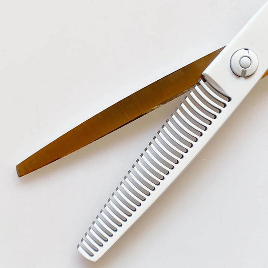 DEEDS GTZ630R White Thinning Shears – 30 Teeth R Blade (6.0 inch / Approx. 10–15% Thinning Ratio)