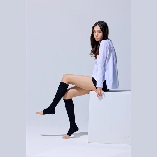 peu a beaute Calf Socks